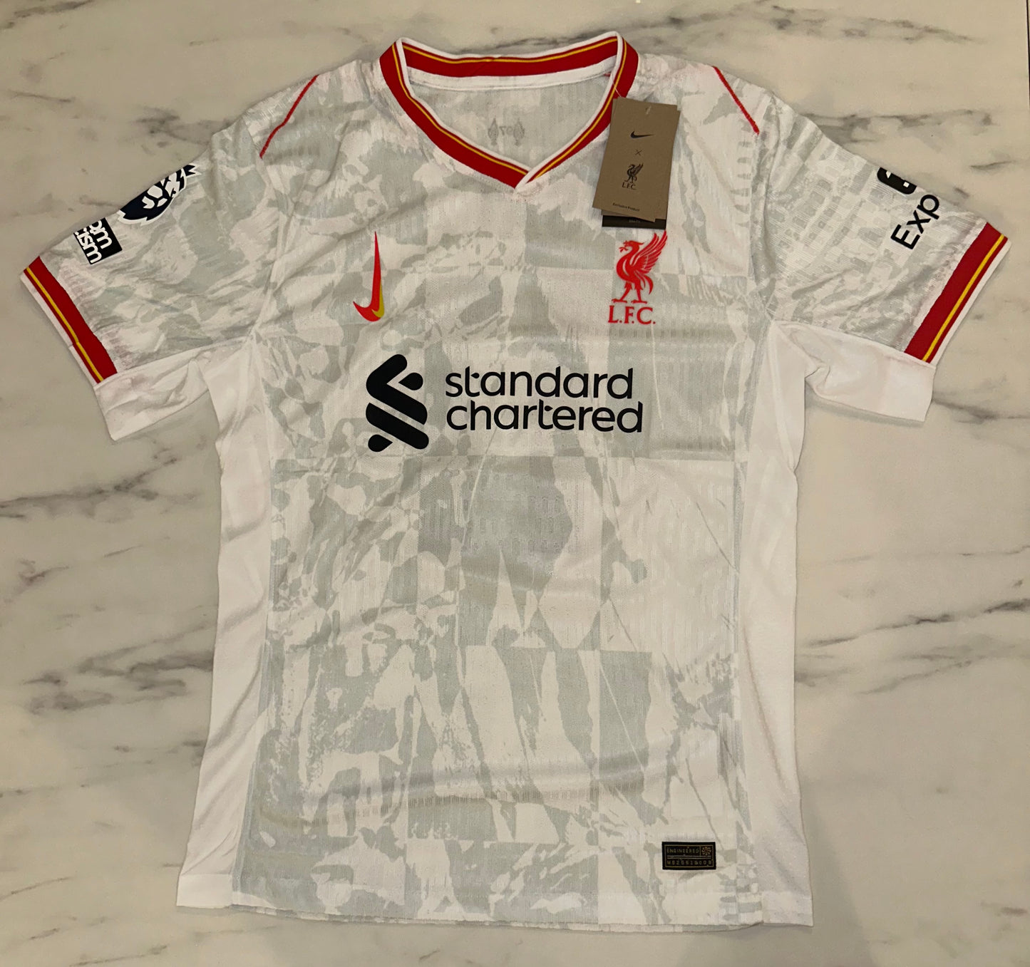 Liverpool, Sezona 2024/2025, Treći Dres - Salah 11