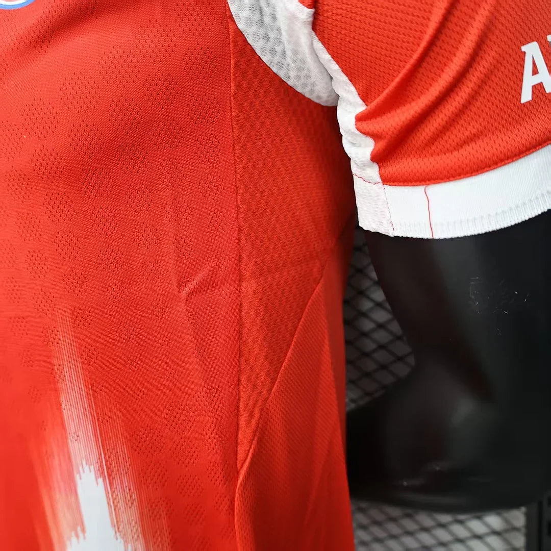 Bayern Münich, Sezona 2025/2026, Domaći Dres