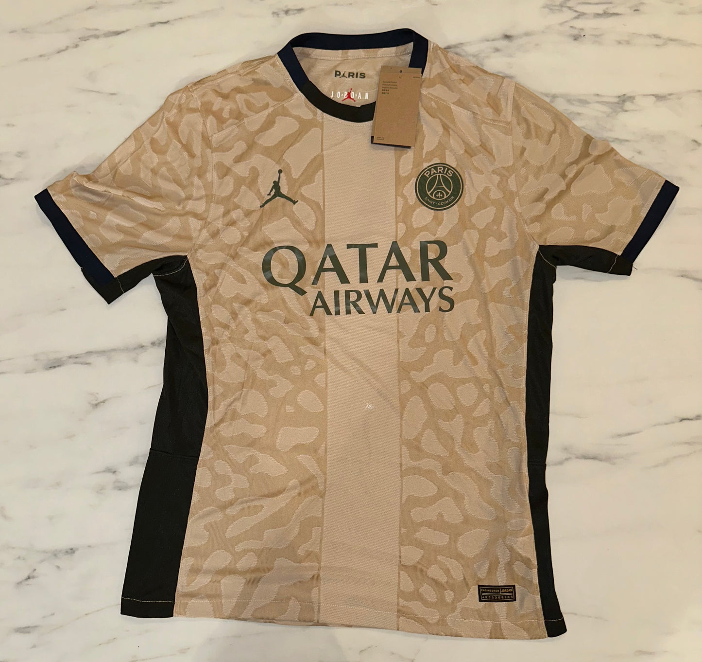 PSG, Sezona 2023/2024, Četvrti Dres