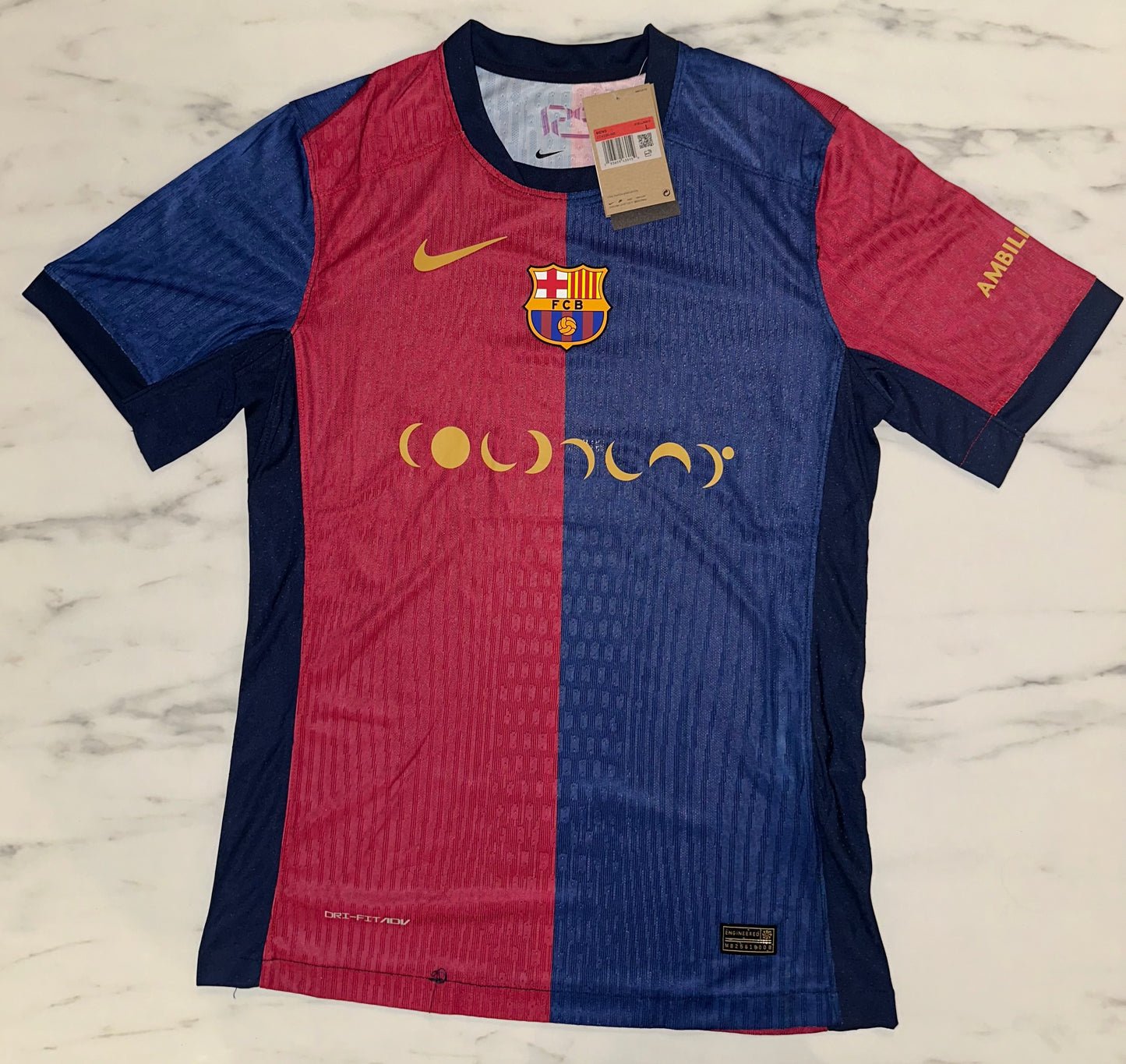 Barcelona, Sezona 2024/2025, Domaći Dres - Coldplay