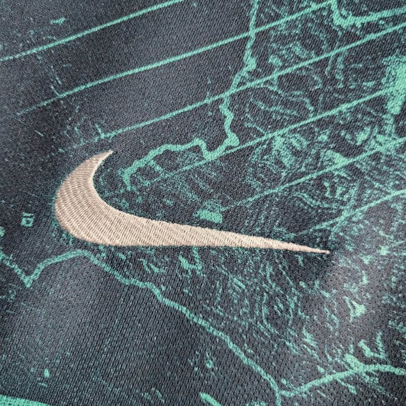 Tottenham, Sezona 2018/2019, Treći Retro Dres.