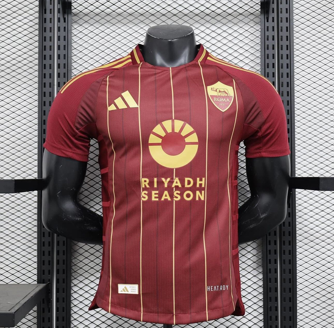 Roma, Sezona 2024/2025, Domaći Dres