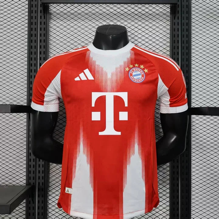 Bayern Münich, Sezona 2025/2026, Domaći Dres