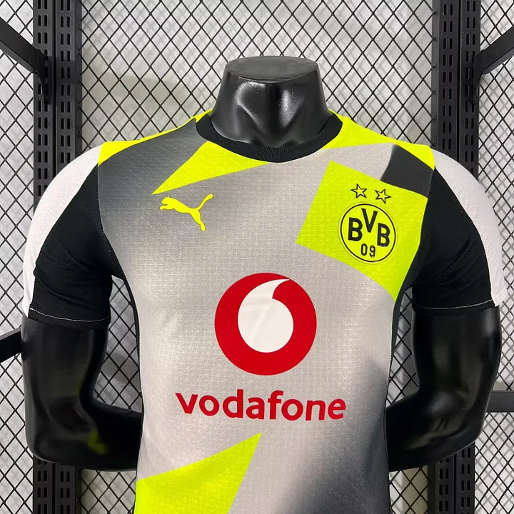 Borussia Dortmund, Sezona 2025/2026, Gostujući Dres