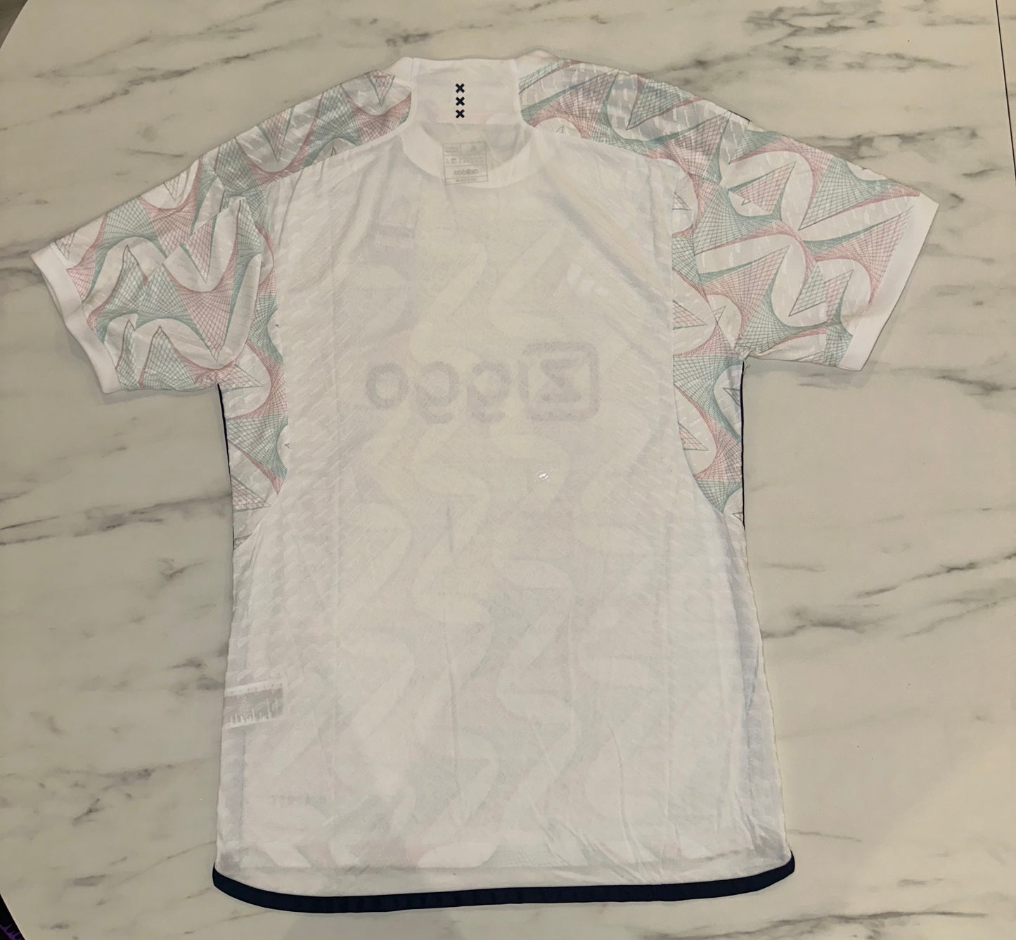Ajax, Sezona 2023/2024, Gostujući Dres
