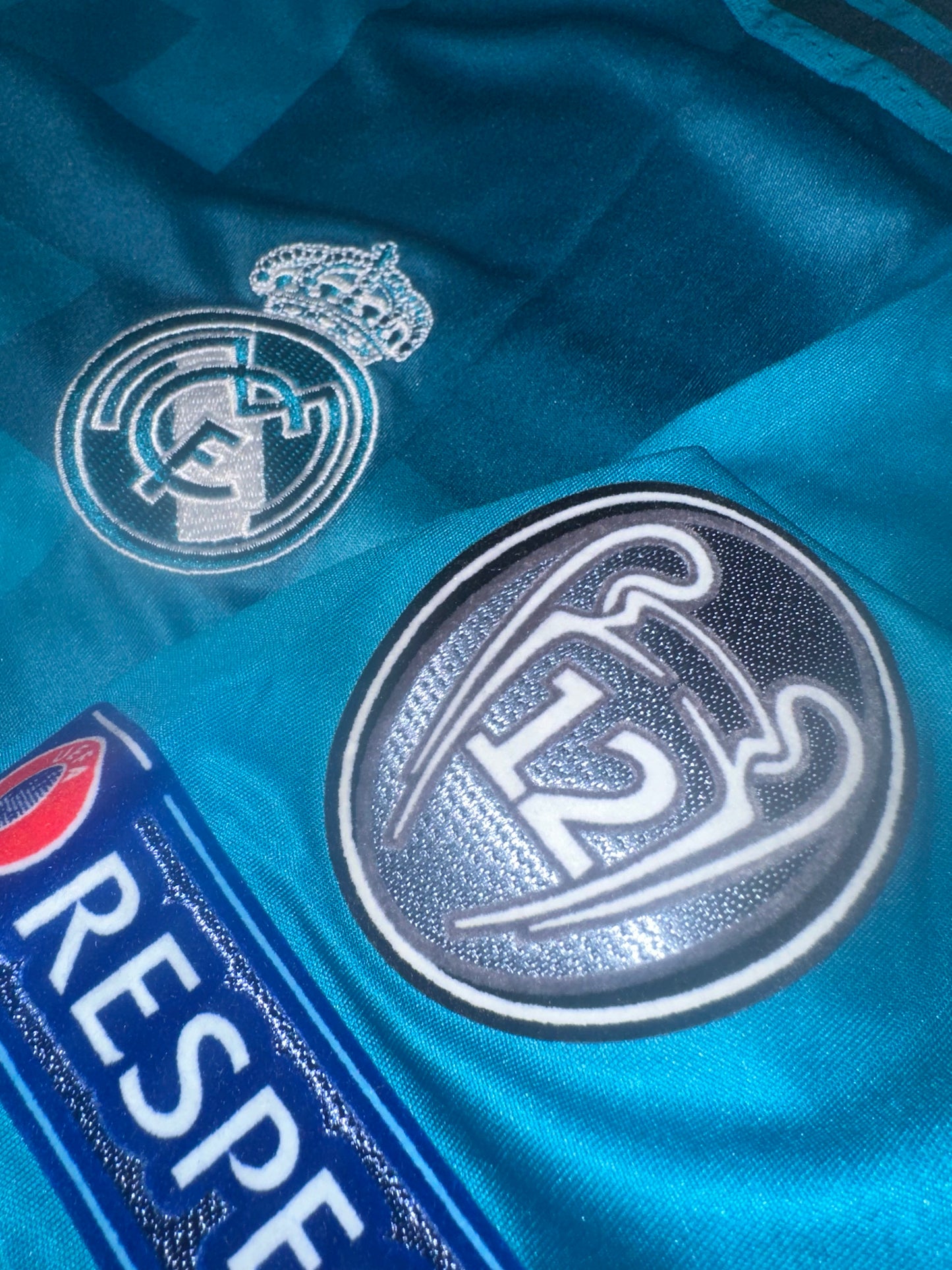 Real Madrid, Sezona 2017/2018, Retro Domaći Dres - Ronaldo 7