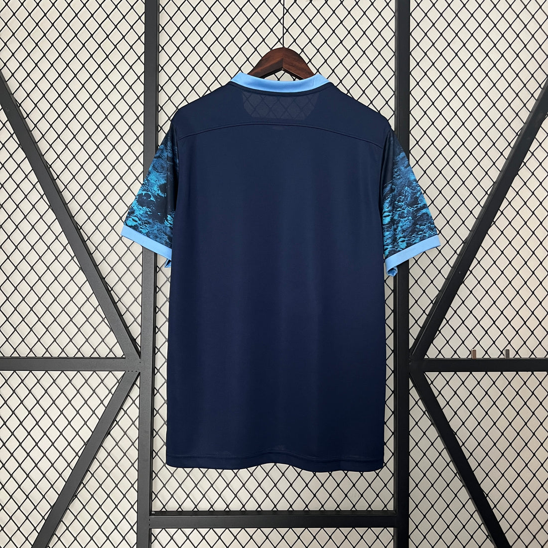 Manchester City, Sezona 2015/2016, Gostujući Retro Dres.