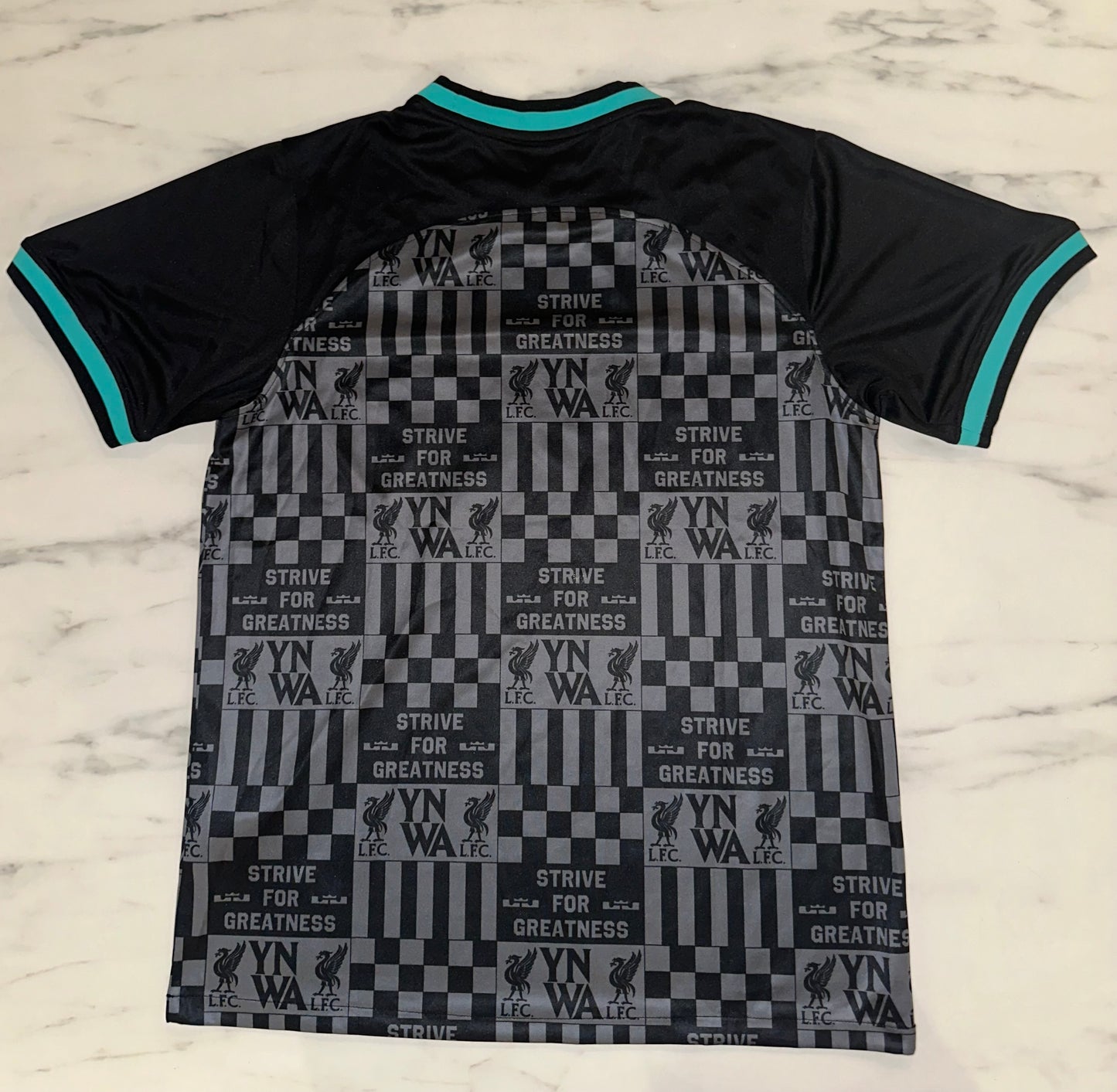 Liverpool x Lebron James Dres