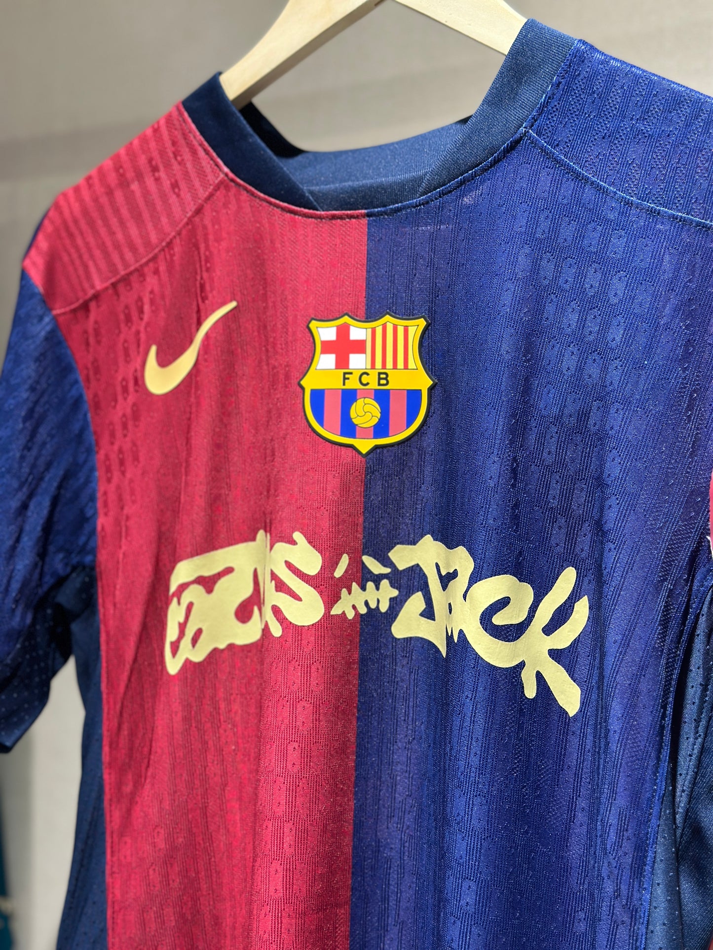 Barcelona, Sezona 2024/2025, Domaći Dres - Lamine Yamal 19 (Travis Scott Edition)