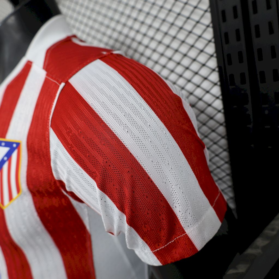 Atletico Madrid, Sezona 2025/2026, Domaći Dres