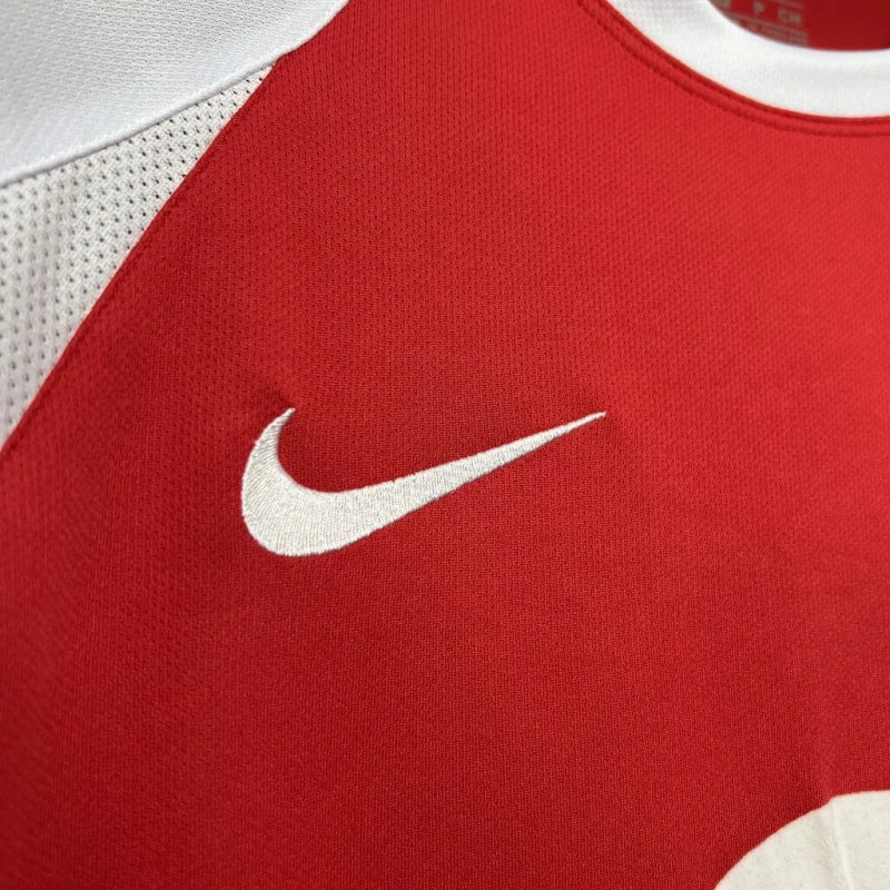 Arsenal, Sezona 2002/2004, Domaći Retro Dres.