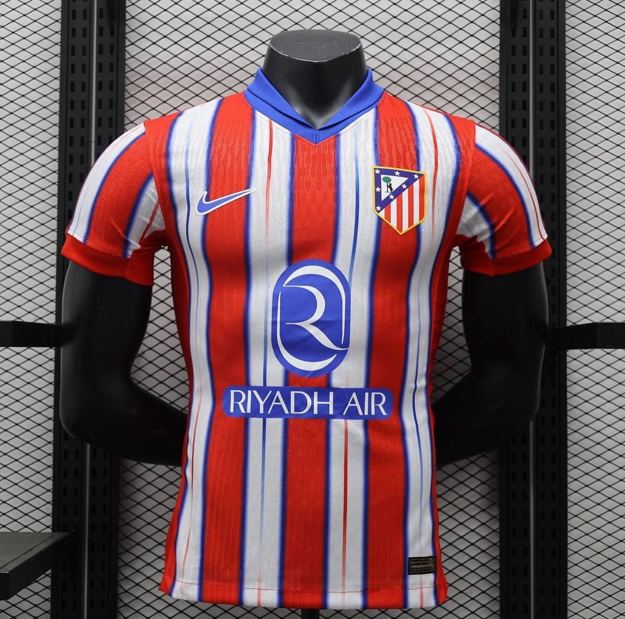 Atletico Madrid, Sezona 2024/2025, Domaći Dres