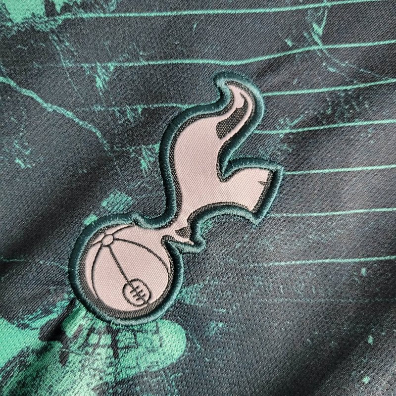 Tottenham, Sezona 2018/2019, Treći Retro Dres.