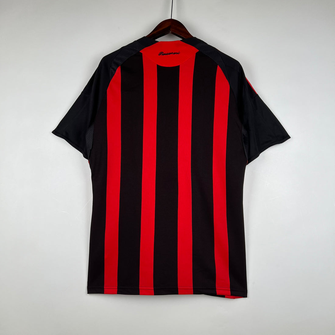 AC Milan, Sezona 2008/2009, Domaći Retro Dres.