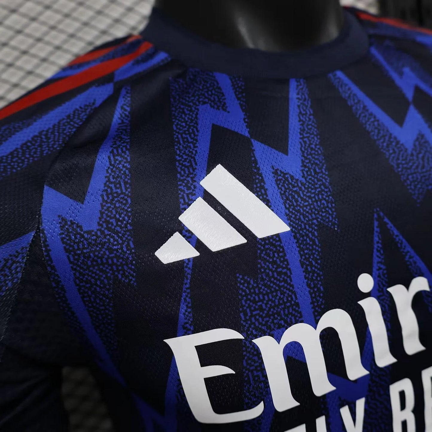 Arsenal, Sezona 2025/2026, Gostujući Dres