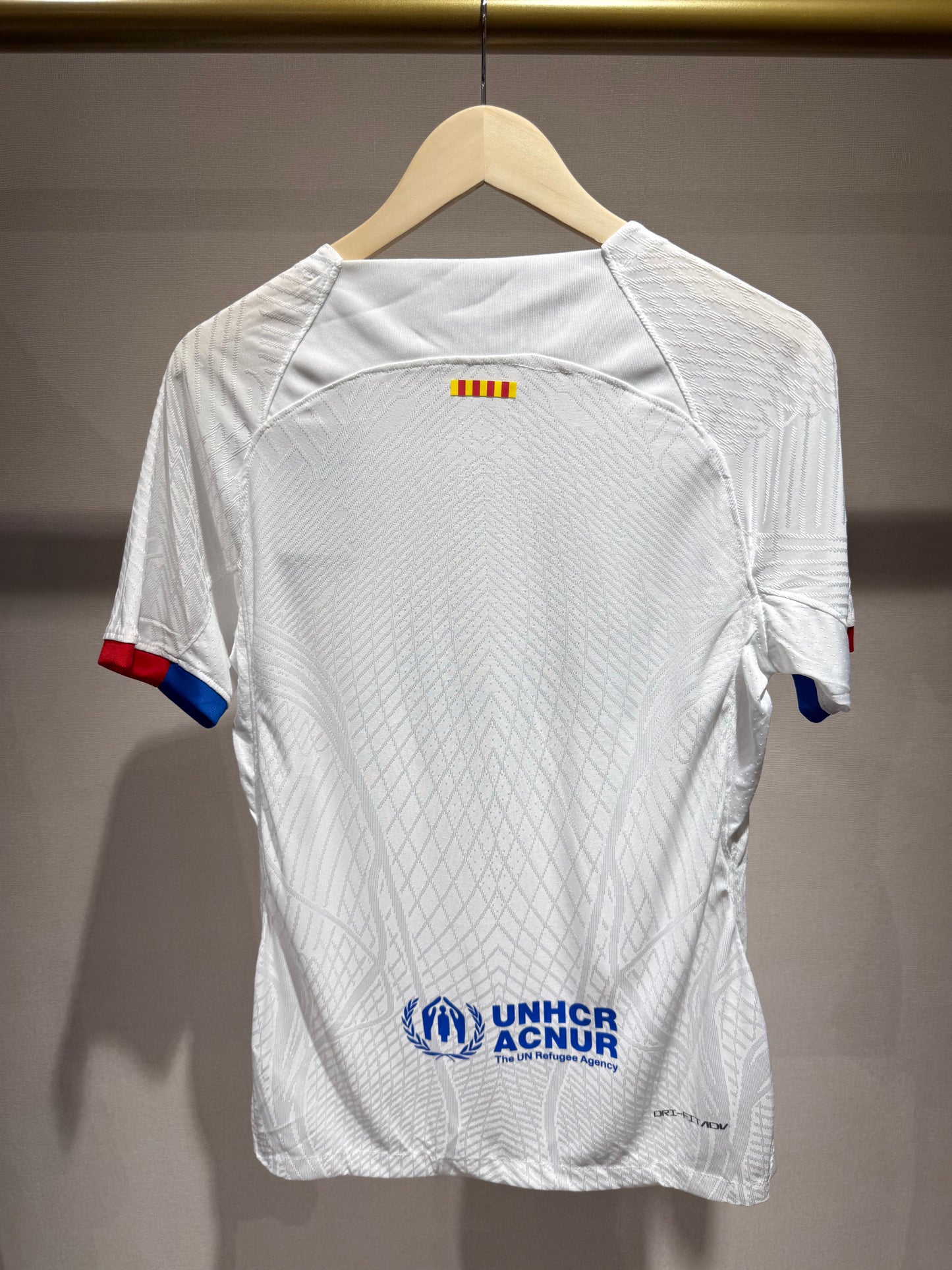 Barcelona, Sezona 2023/2024, Gostujući Dres