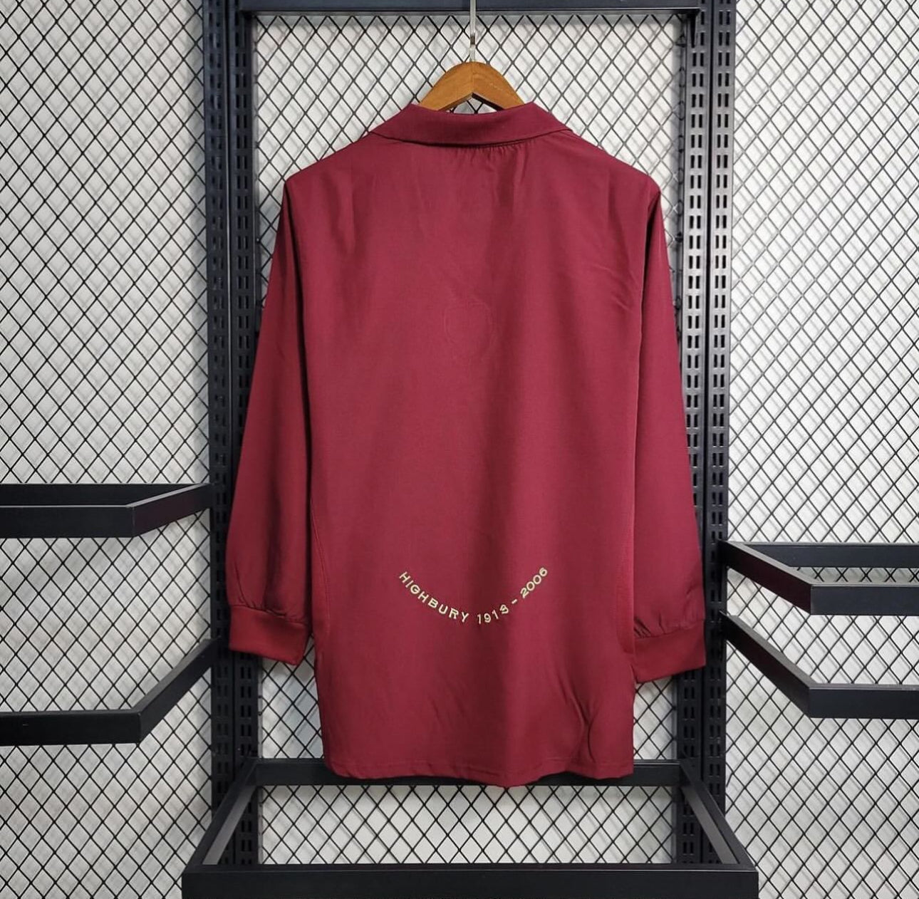 Arsenal, Sezona 2005/2006, Domaći Retro Dres.