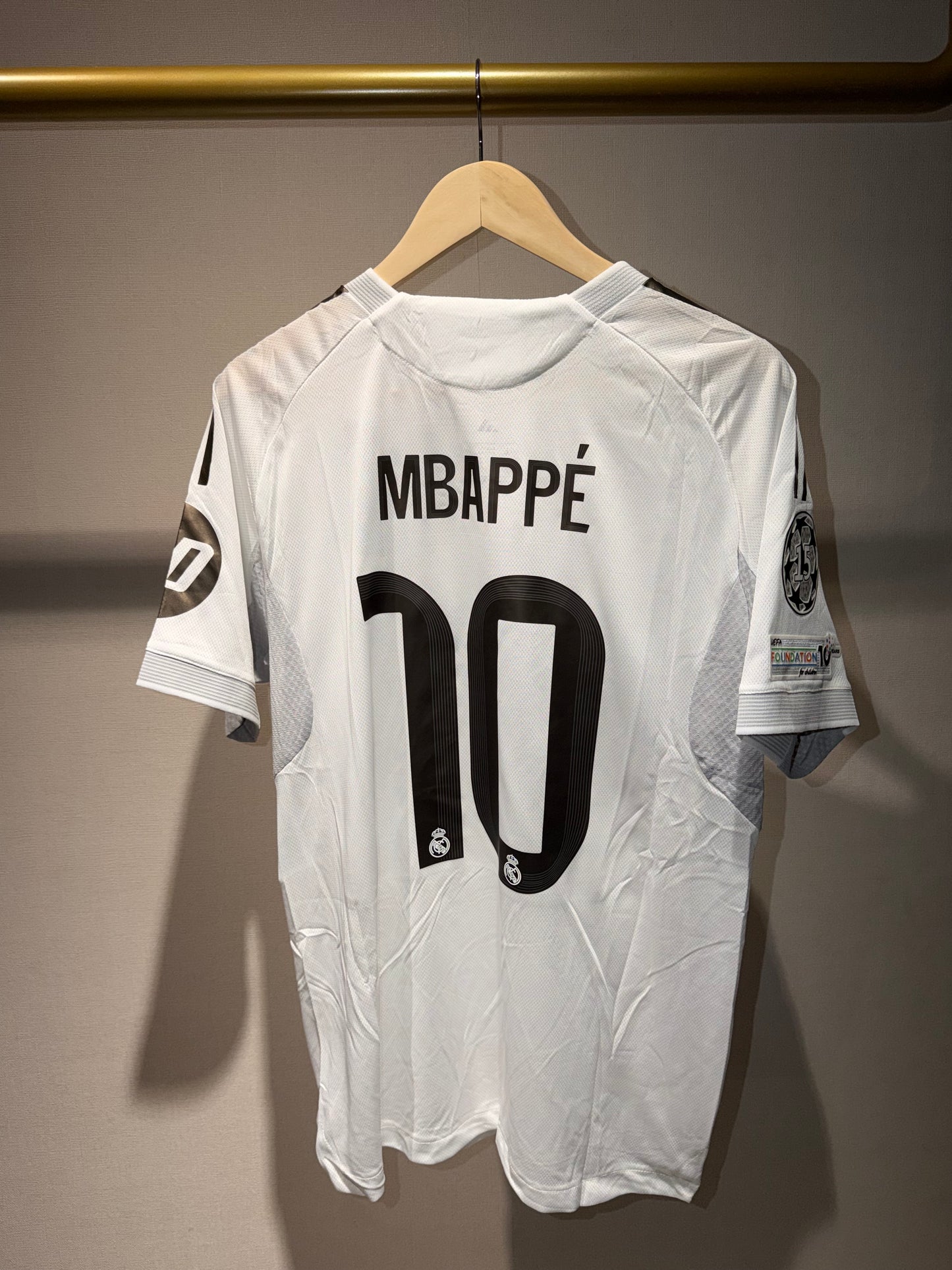 Real Madrid, Sezona 2025/2026, Domaći Dres - Mbappé 10