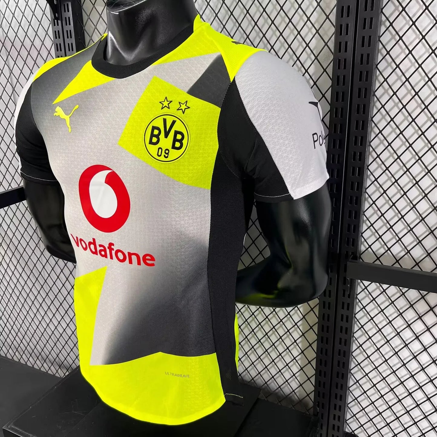 Borussia Dortmund, Sezona 2025/2026, Gostujući Dres