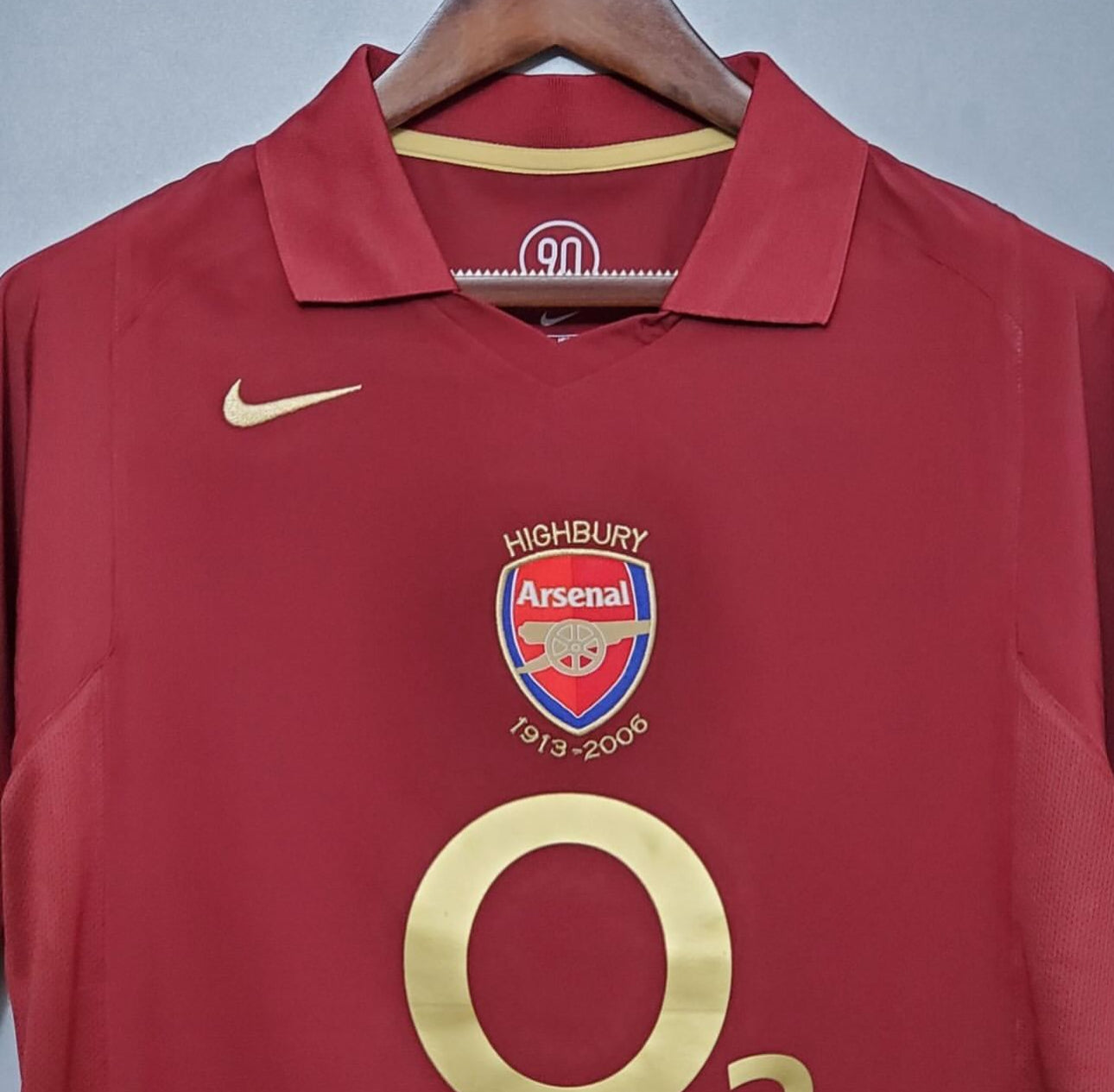 Arsenal, Sezona 2005/2006, Domaći Retro Dres.
