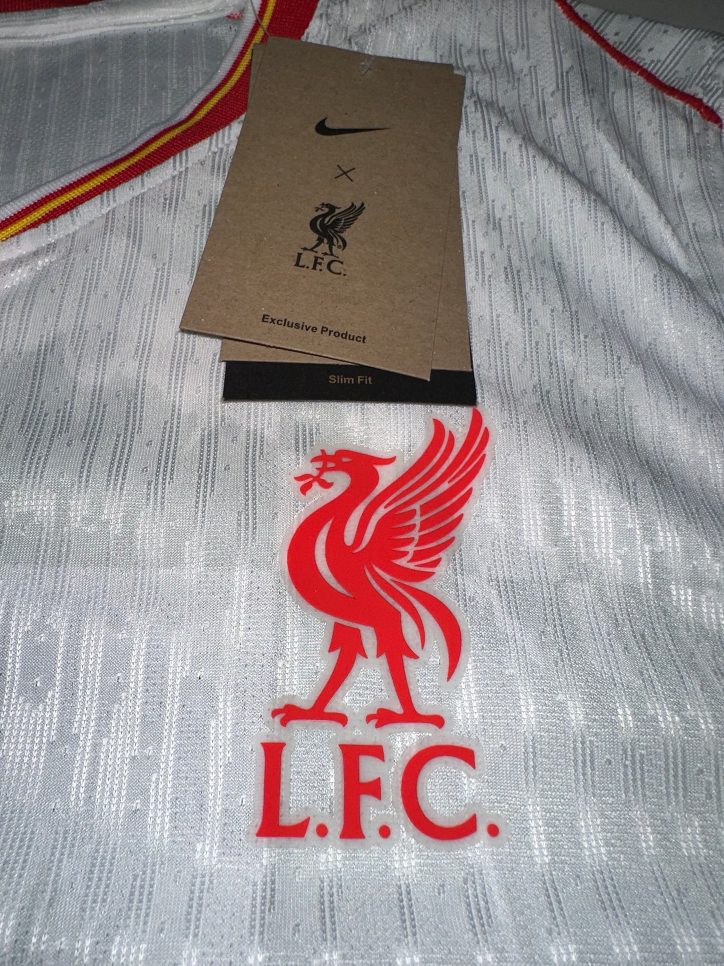 Liverpool, Sezona 2024/2025, Treći Dres - Salah 11