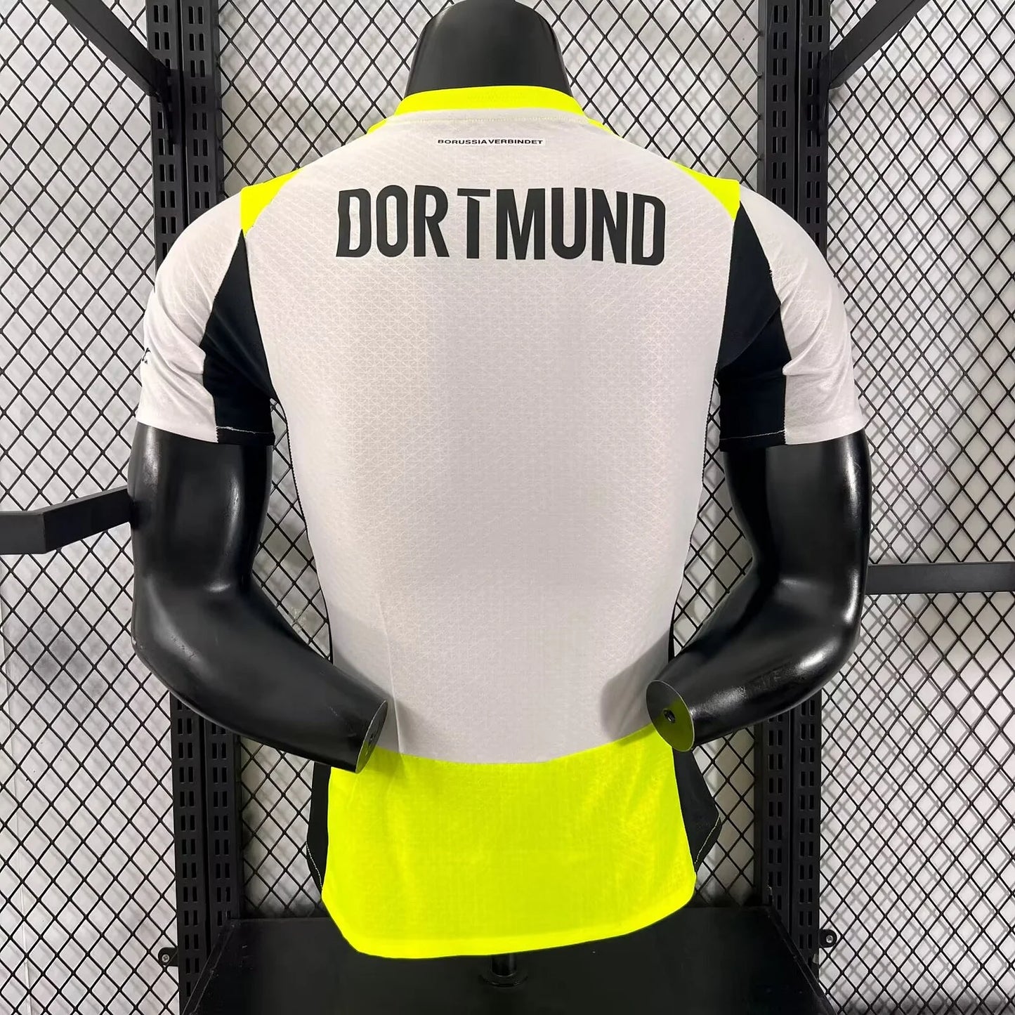 Borussia Dortmund, Sezona 2025/2026, Gostujući Dres