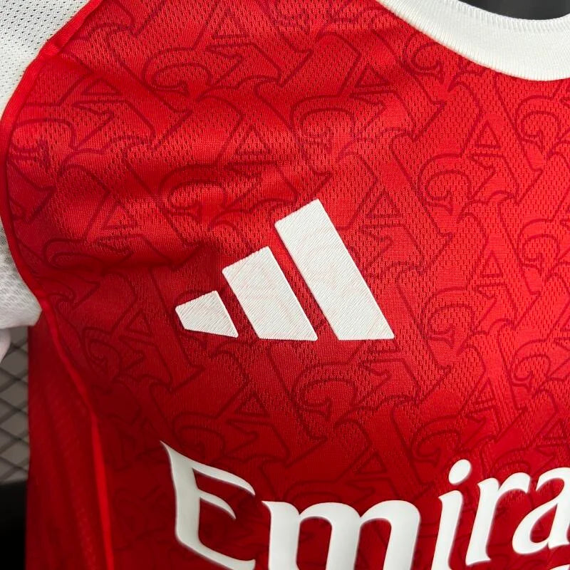 Arsenal, Sezona 2025/2026, Domaći Dres