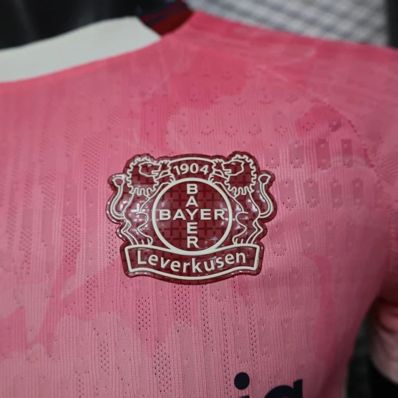Bayer Leverkusen, Sezona 2025/2026, Gostujući Dres