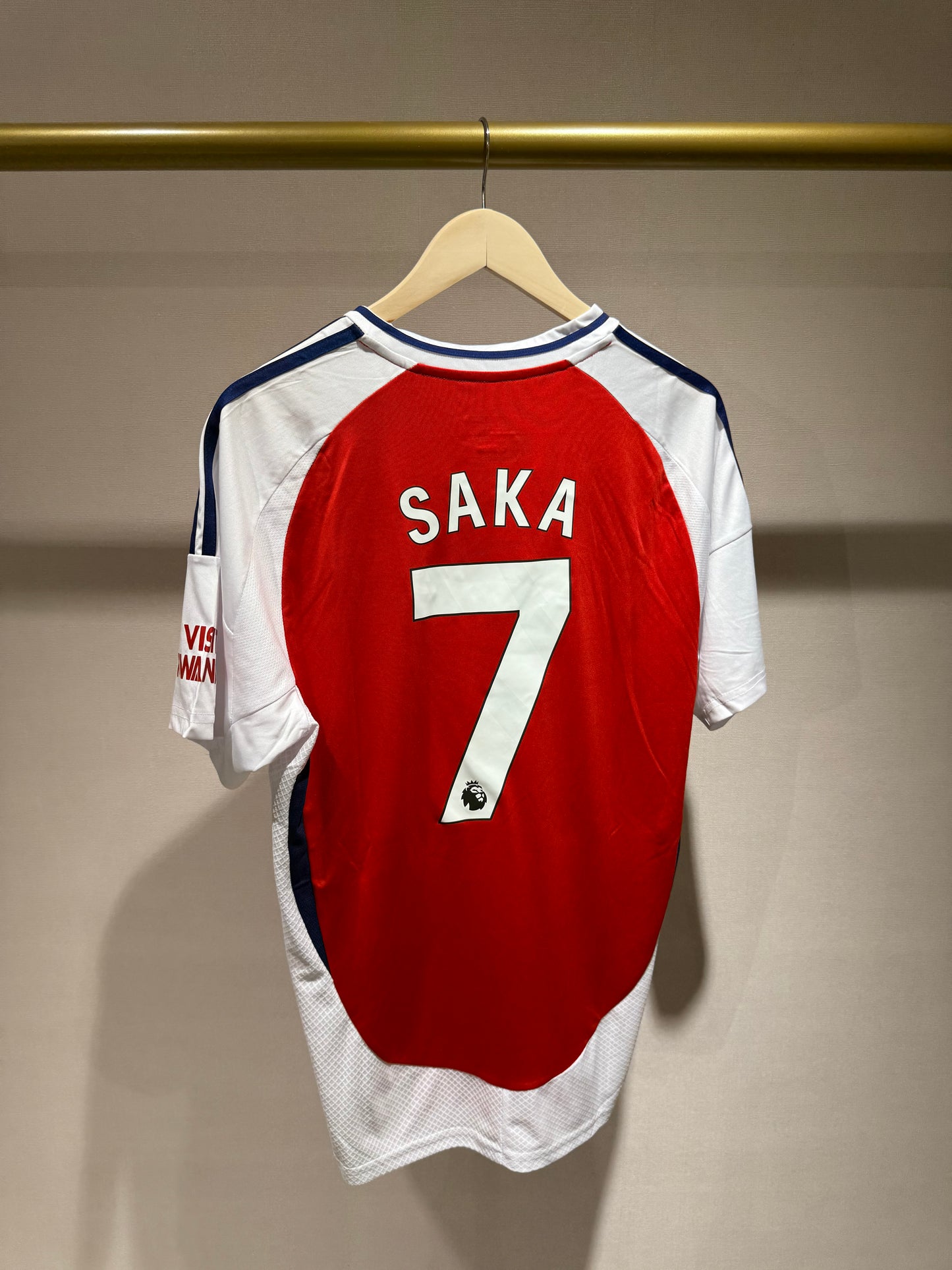 Arsenal, Sezona 2024/2025, Domaći Dres - Saka 7