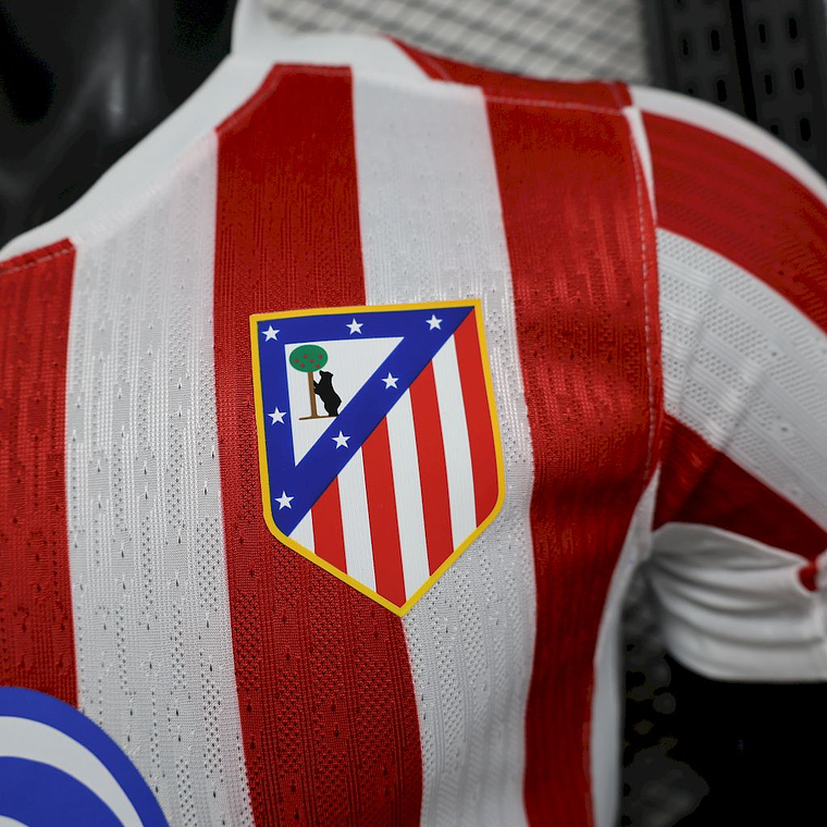 Atletico Madrid, Sezona 2025/2026, Domaći Dres