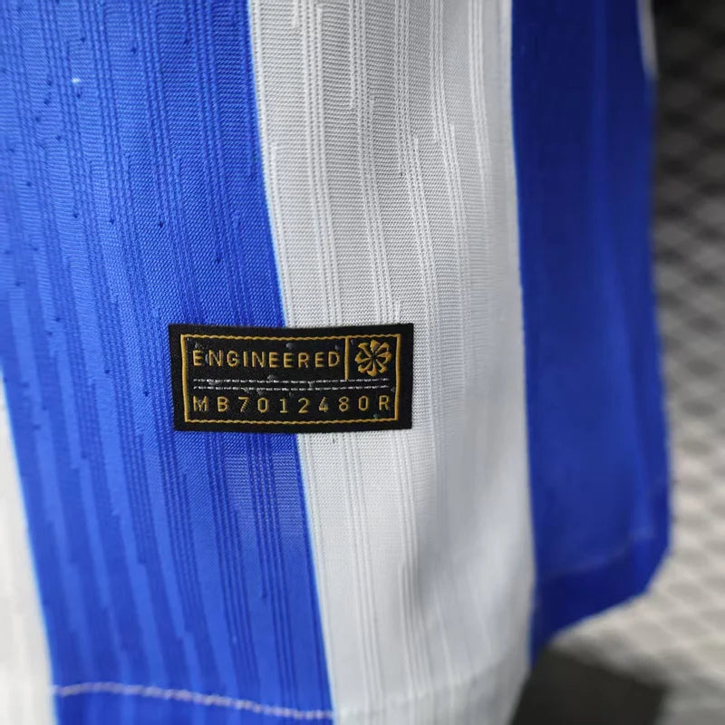 Brighton, Sezona 2025/2026, Domaći Dres