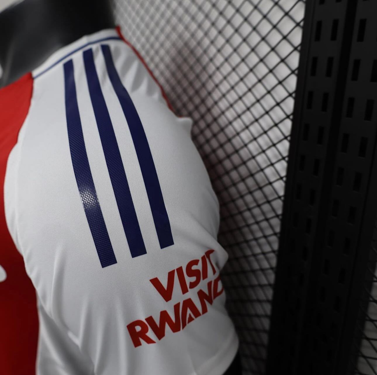 Arsenal, Sezona 2024/2025, Domaći Dres