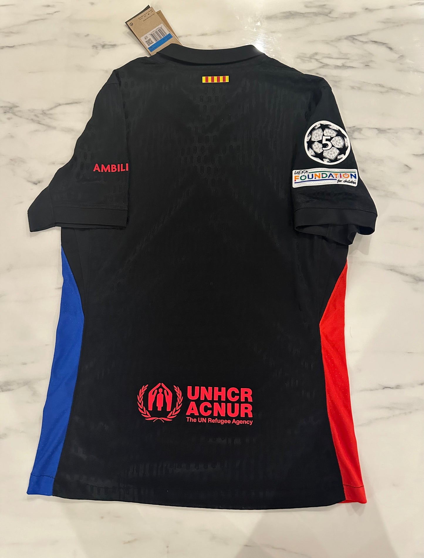 Barcelona, Sezona 2024/2025, Gostujući Dres