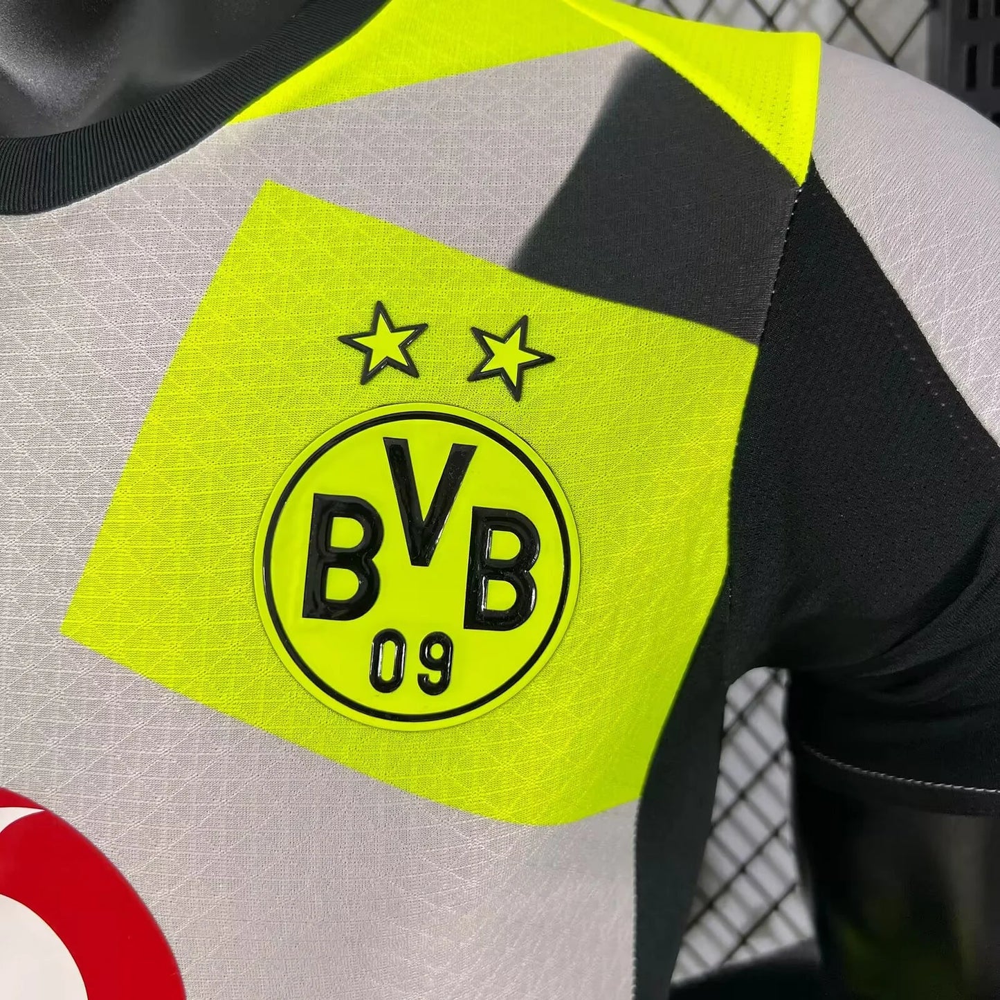 Borussia Dortmund, Sezona 2025/2026, Gostujući Dres