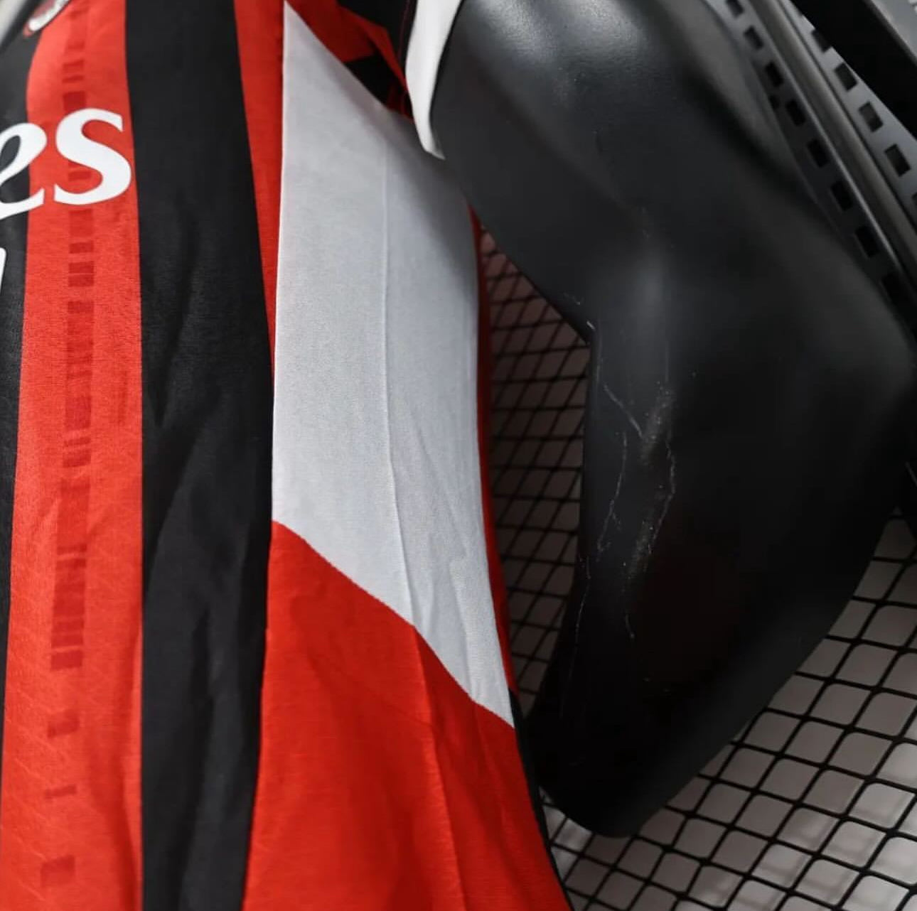 AC Milan, Sezona 2024/2025, Domaći Dres.