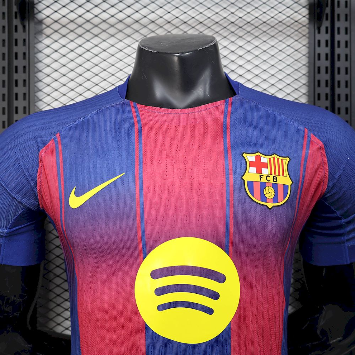 Barcelona, Sezona 2025/2026, Domaći Dres