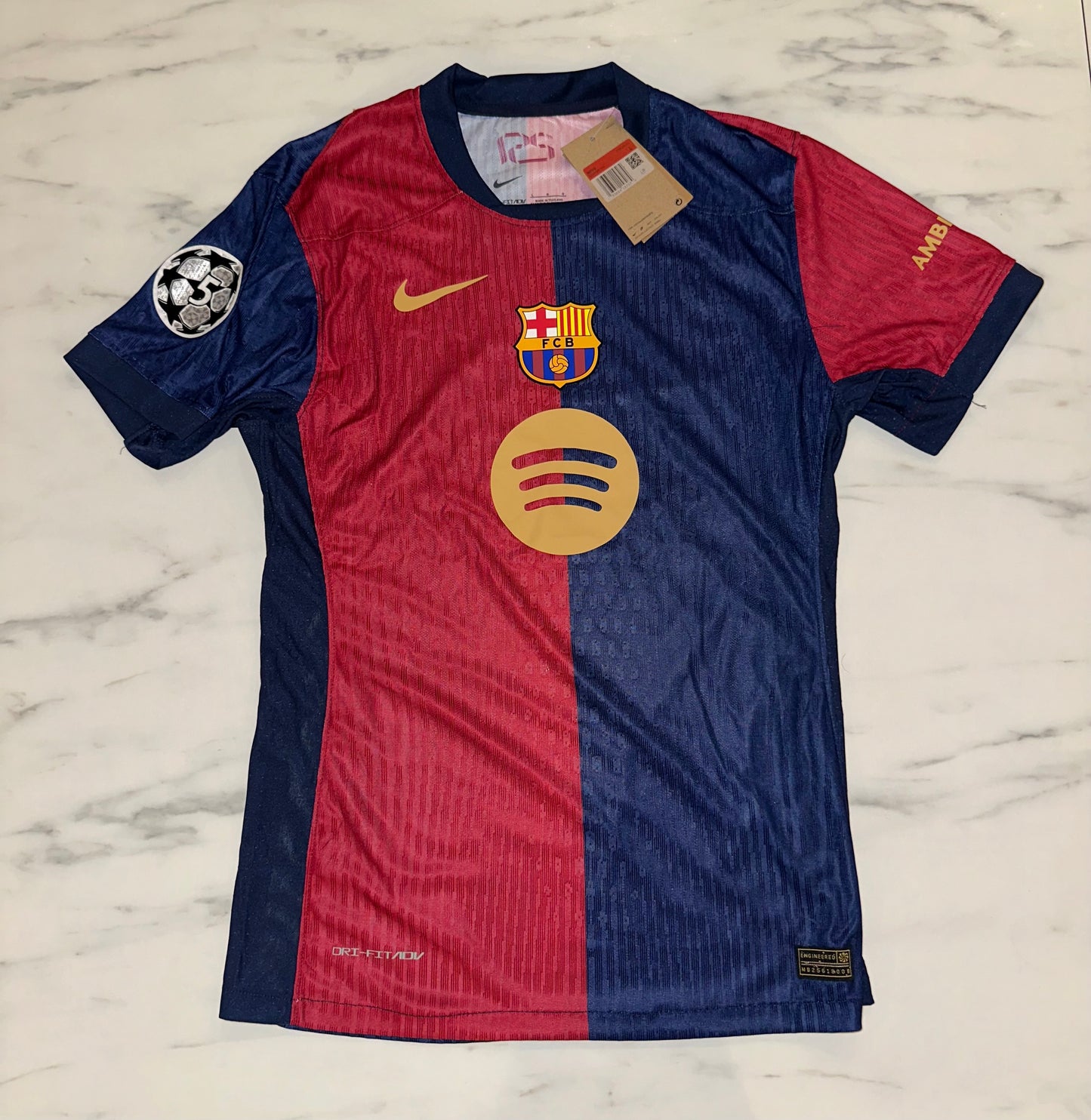 Barcelona, Sezona 2024/2025, Domaći Dres