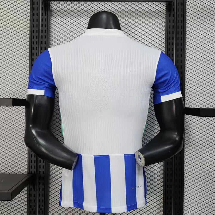 Brighton, Sezona 2025/2026, Domaći Dres