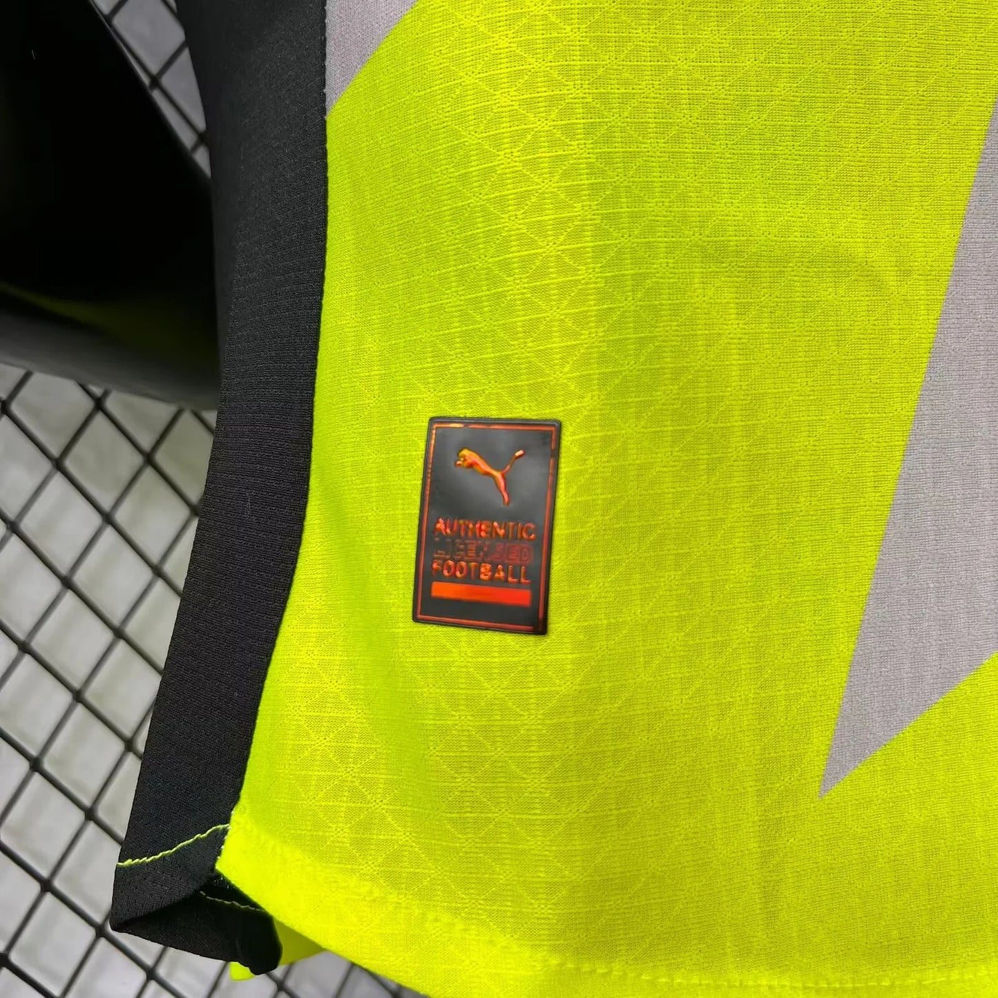 Borussia Dortmund, Sezona 2025/2026, Gostujući Dres