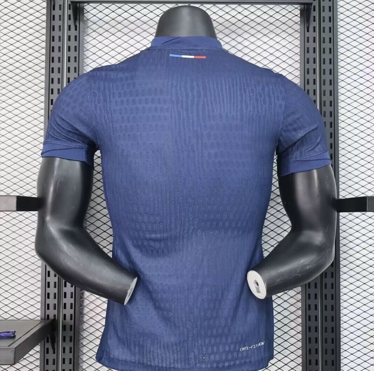 PSG, Sezona 2024/2025, Domaći Dres