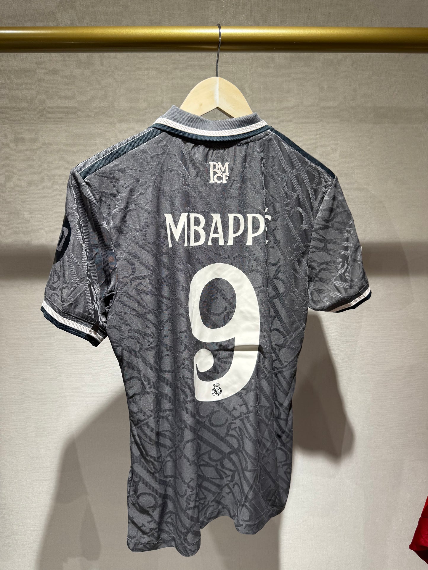 Real Madrid, Sezona 2024/2025, Treći Dres - Mbappe 9
