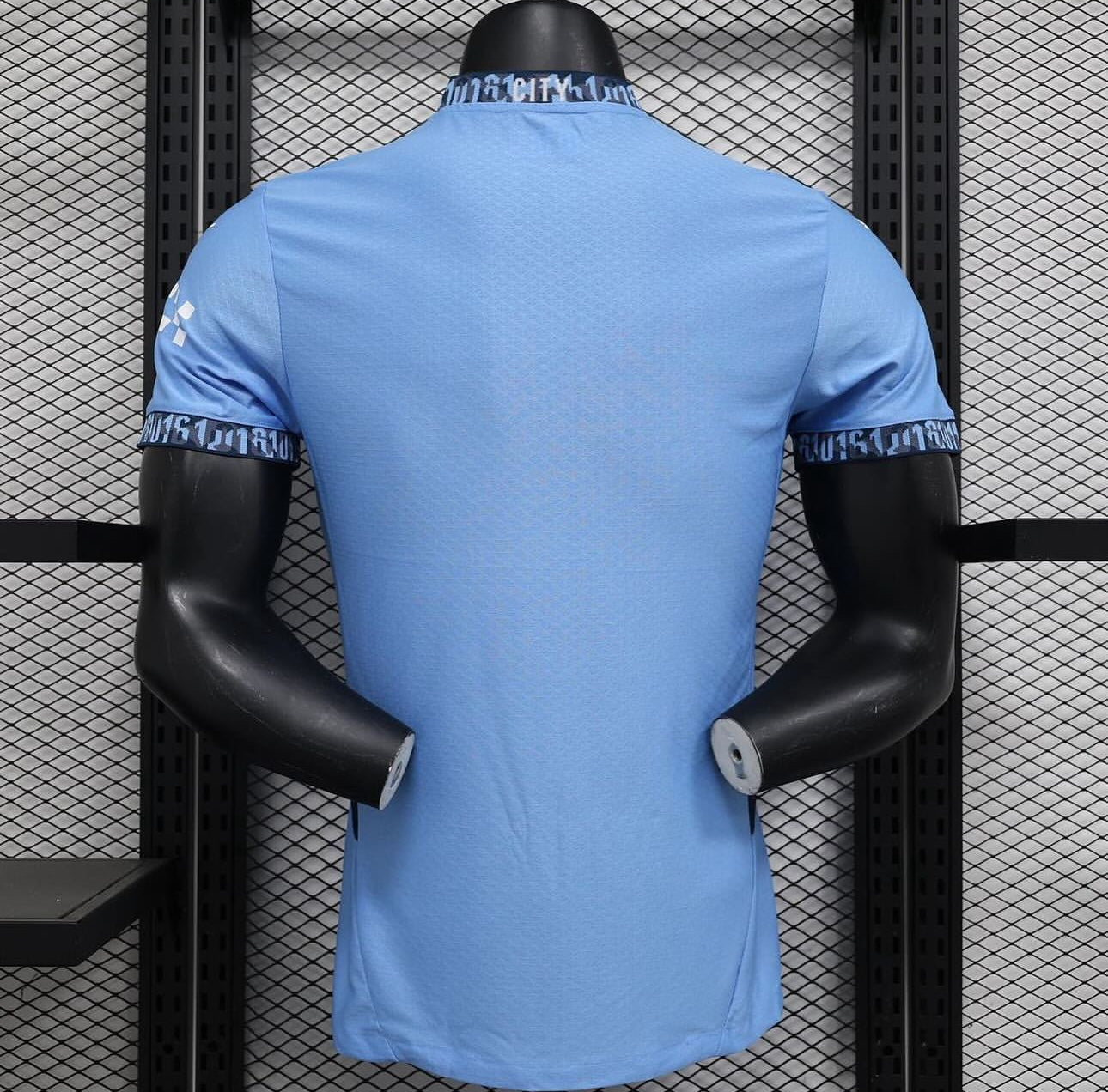 Manchester City, Sezona 2024/2025, Domaći Dres