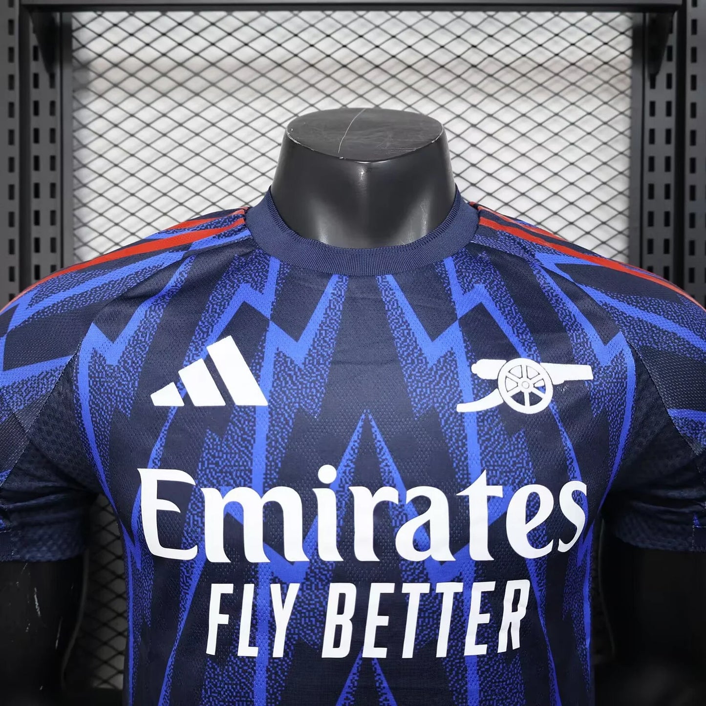 Arsenal, Sezona 2025/2026, Gostujući Dres