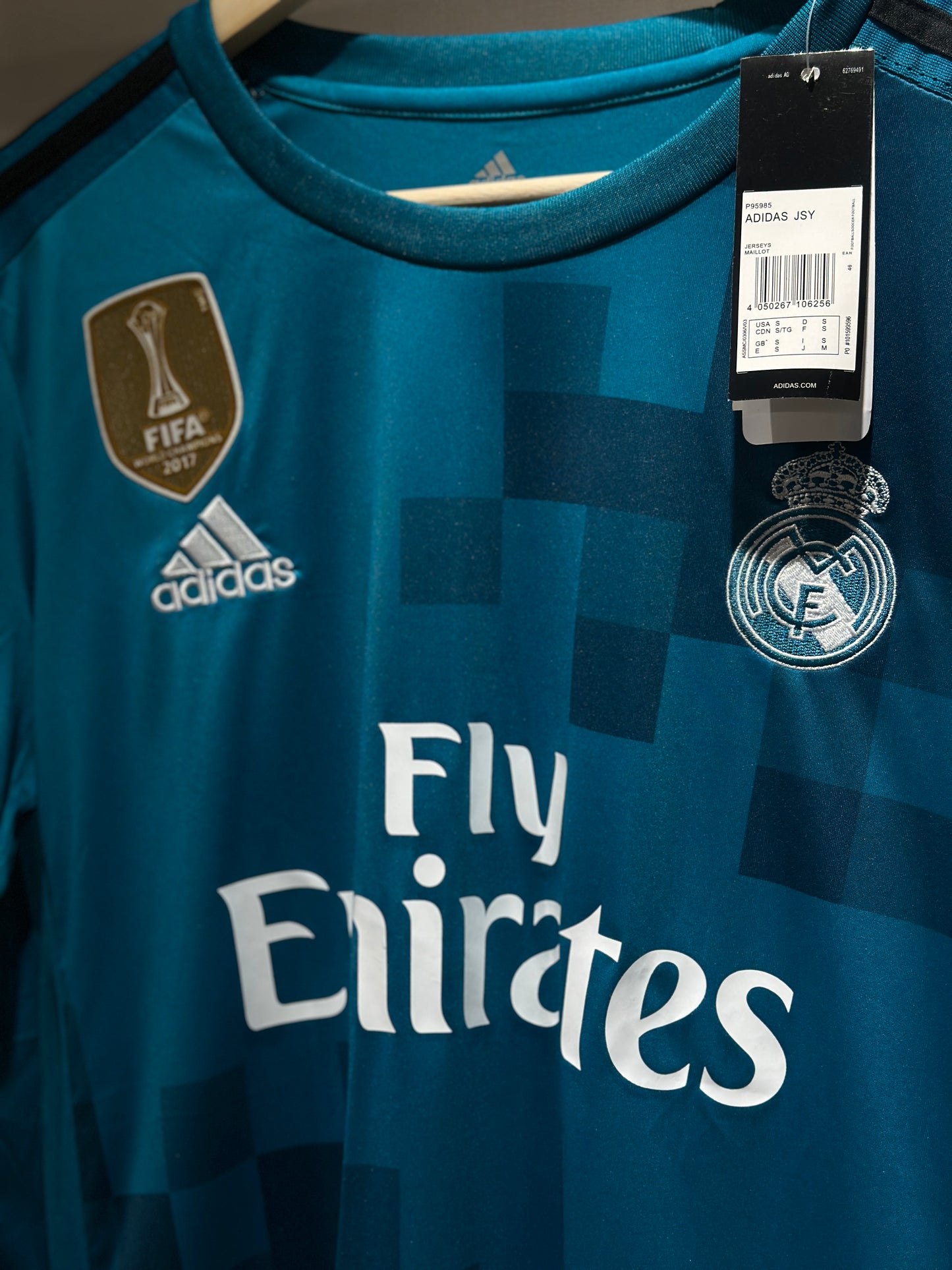 Real Madrid, Sezona 2017/2018, Retro Treći Dres - Ronaldo 7