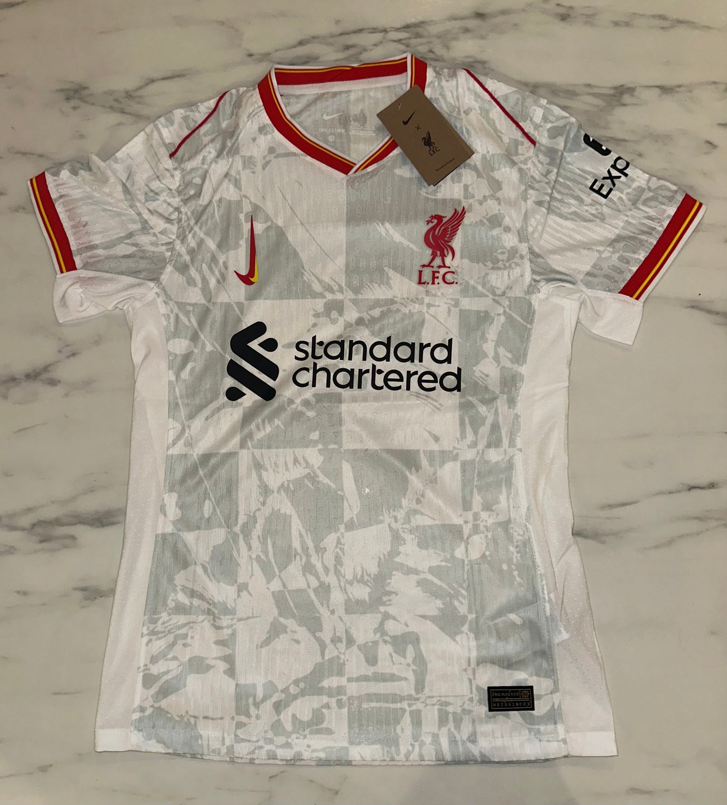 Liverpool, Sezona 2024/2025, Treći Dres