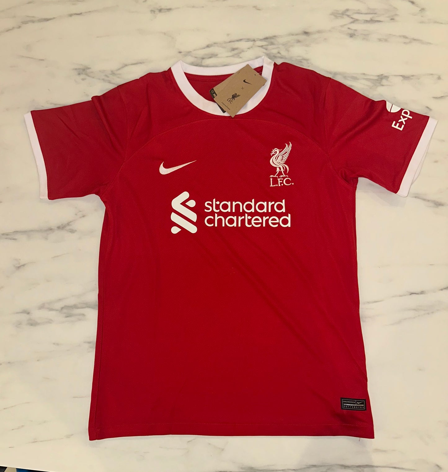 Liverpool, Sezona 2023/2024, Domaći Dres