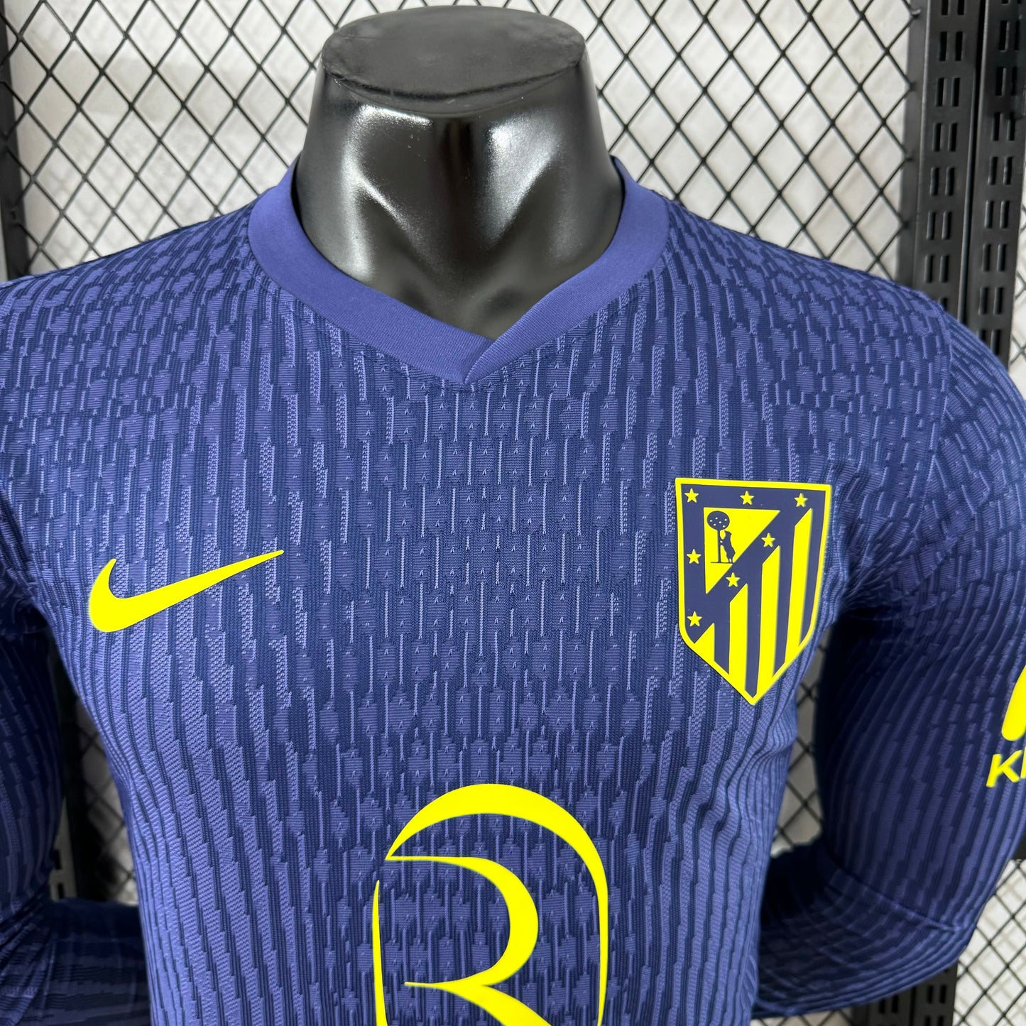 Atletico Madrid, Sezona 2025/2026, Gostujući Dres - Dugih Rukava