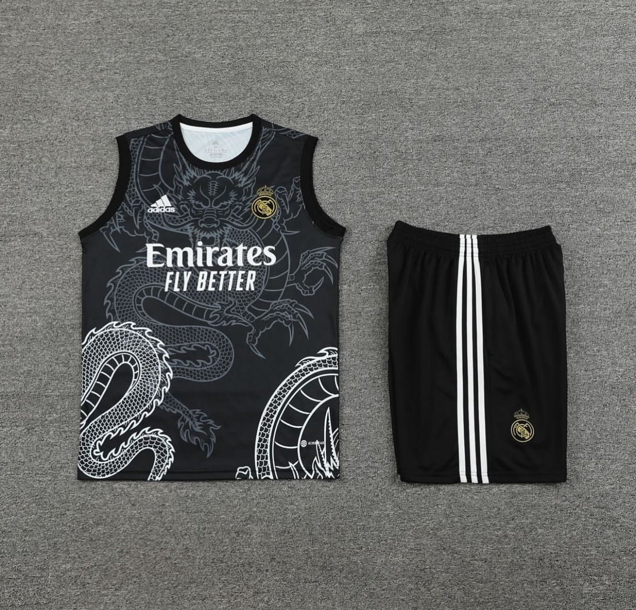 Real Madrid Komplet Dres Za Treniranje.