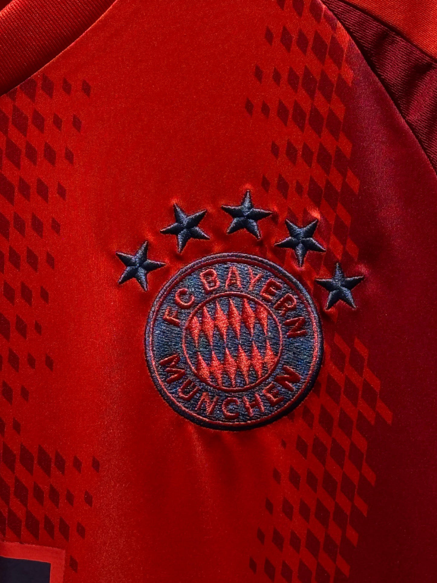 Bayern Münich, Sezona 2024/2025, Domaći Dres - Musiala 42
