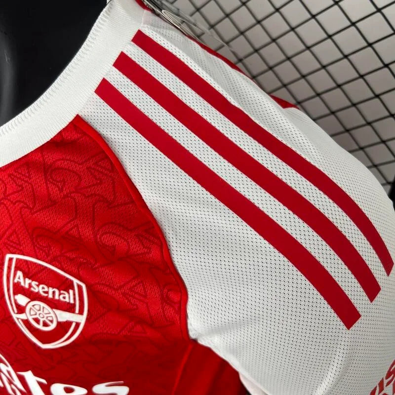 Arsenal, Sezona 2025/2026, Domaći Dres